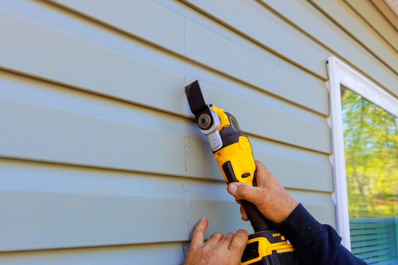 Vinyl Siding Repair Service 1